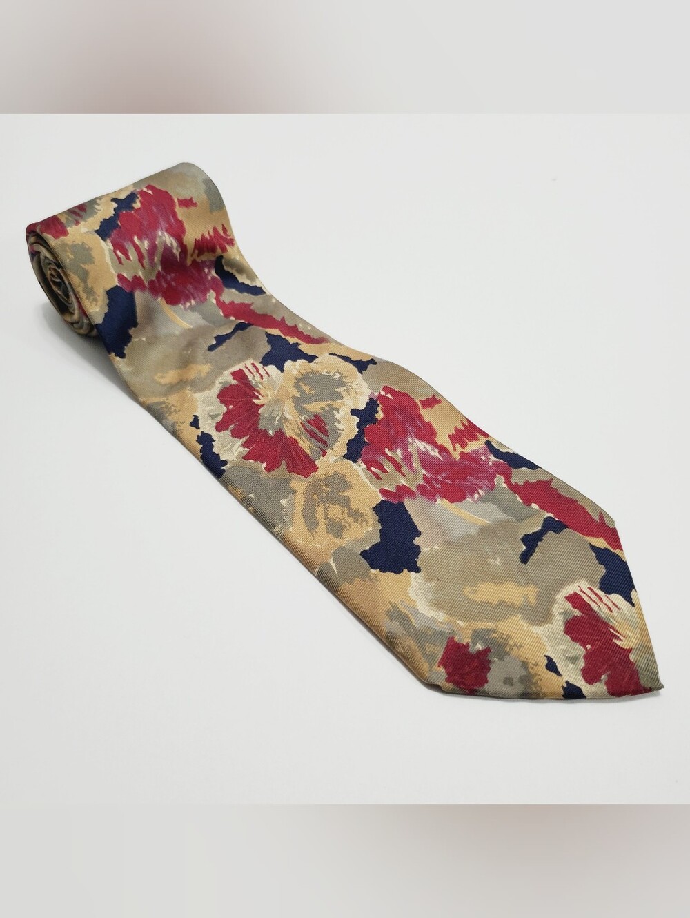Viaggio Men's Silk Neck Tie Multicolor Floral Camouflage Pattern 57x3.5"